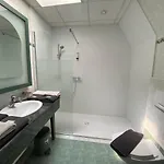 Vakantiecentrum Zeelinde Hotel *
