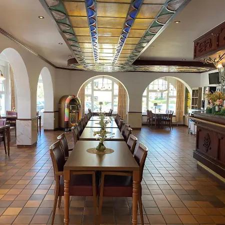 Vakantiecentrum Zeelinde Hotel *