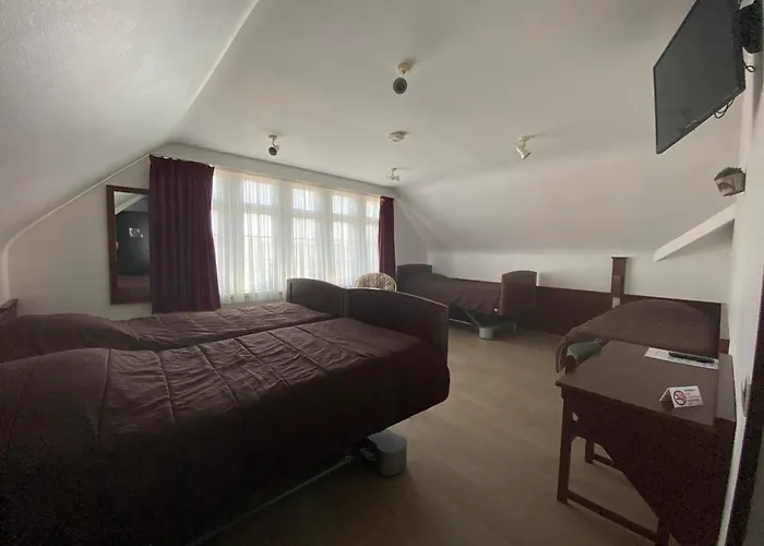 Vakantiecentrum Zeelinde Hotel *